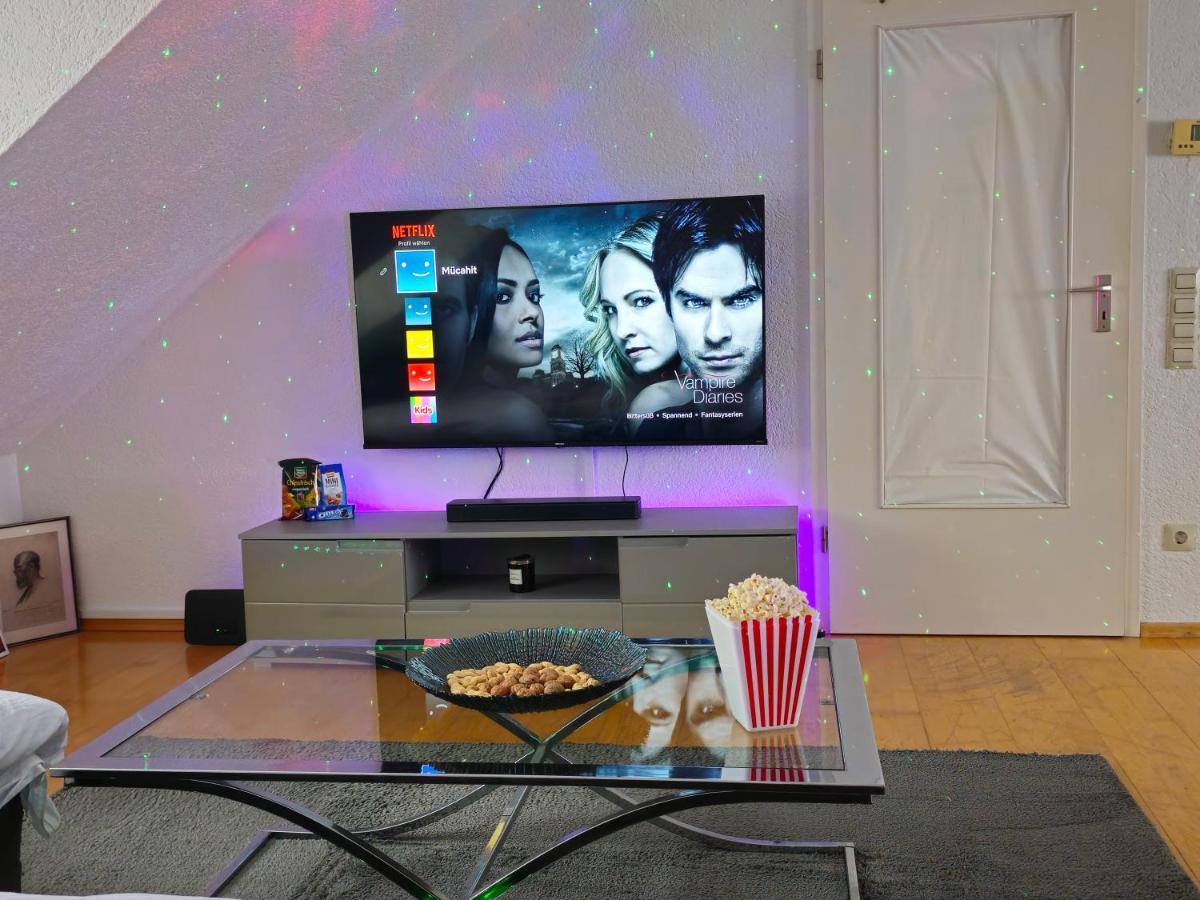 Sauna - Massage -Bodensee-Cinema Feeling- Home Sharing - Parking - Kueche Радольфцелль  Экстерьер фото